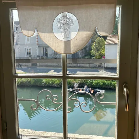 Maison Bord De Sevre * Coulon