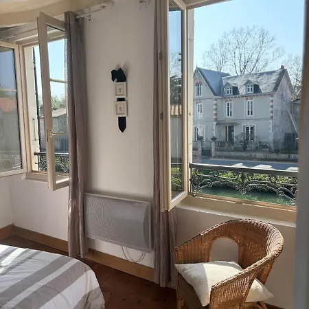 Maison Bord De Sevre * Coulon
